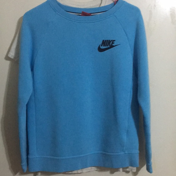 Nike Tops - Nike Sportswear Sweatshirt